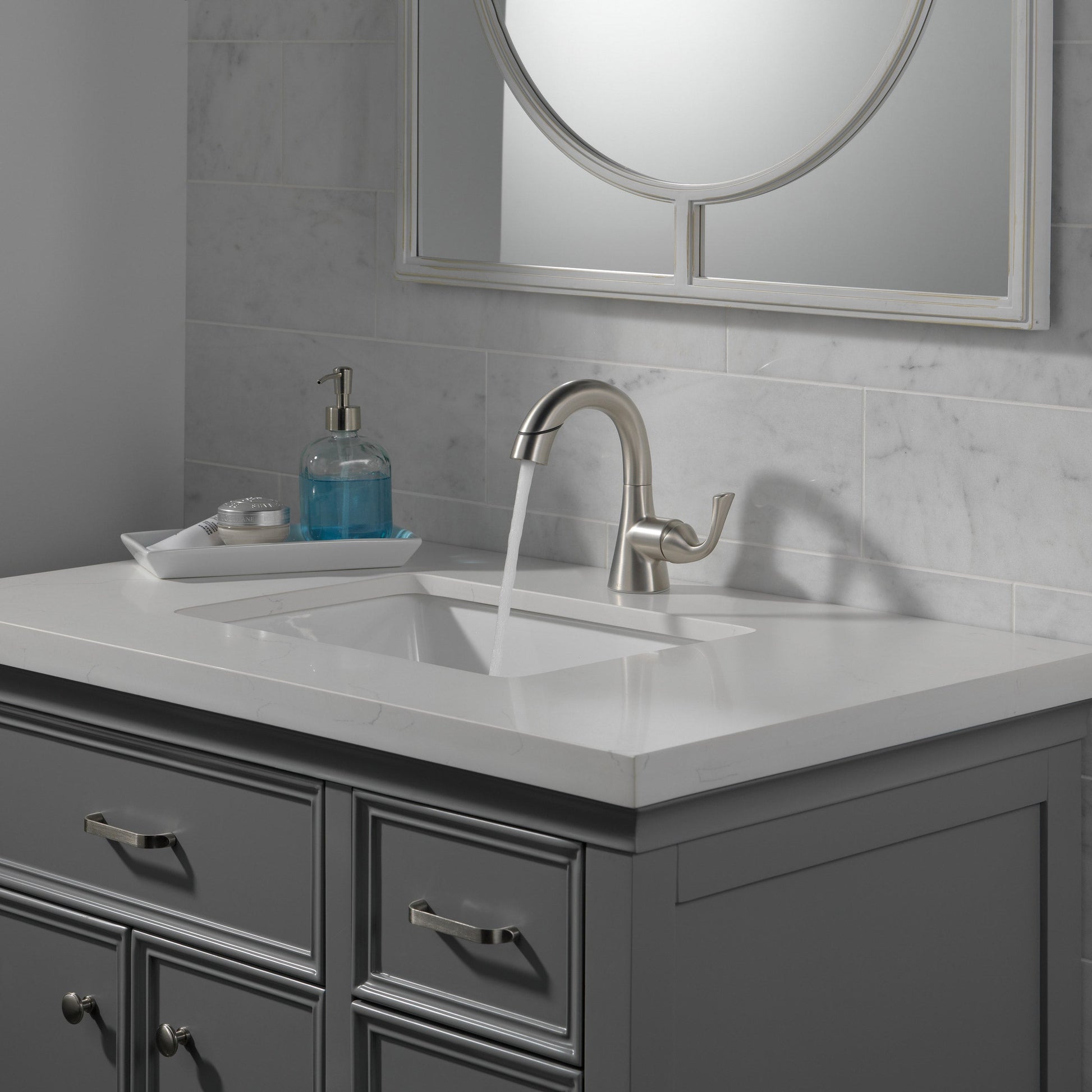 Delta Lampard Single Handle Pull-Down Bathroom Faucet