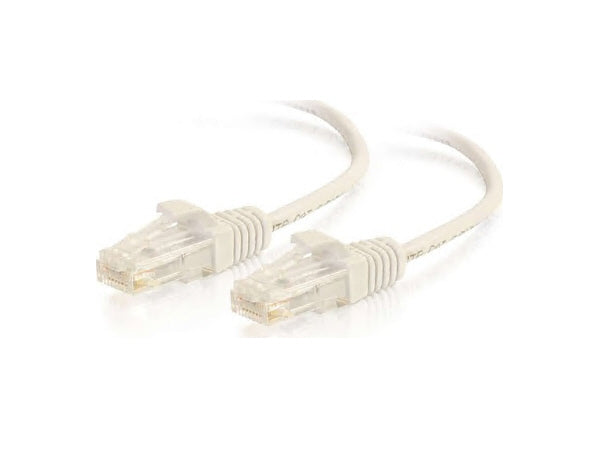 Cable Cat6 delgado C2G de 30 cm - UTP - Blanco