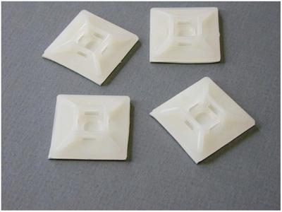 Soportes de bridas de nailon - Paquete de 100