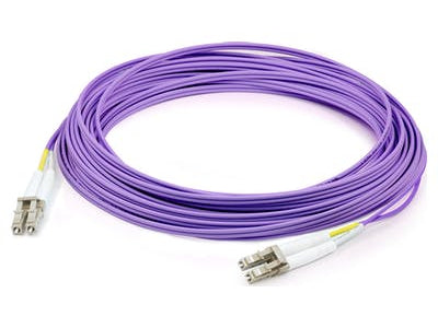 Câble patch fibre optique violet LC M/M Om4 10 m